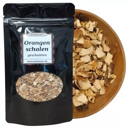 Orangenschalen geschnitten