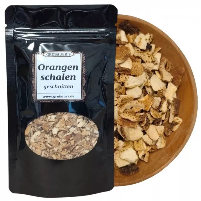 Orangenschalen geschnitten